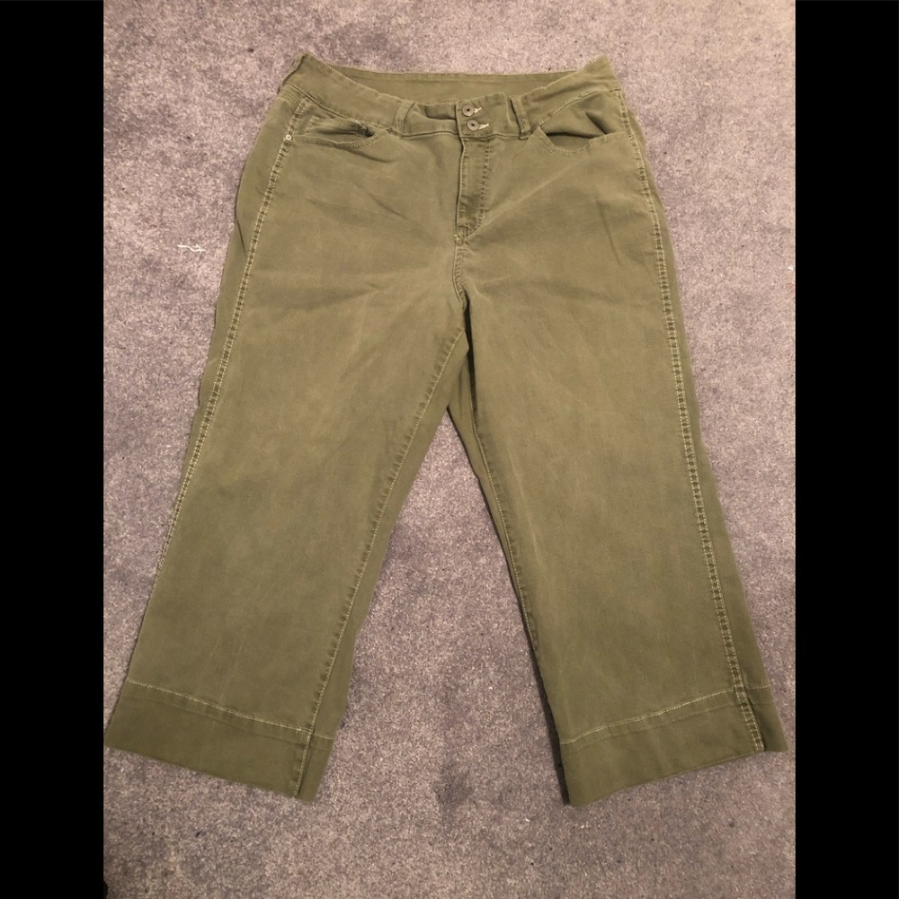 Green capri Jean material wide-legged pants